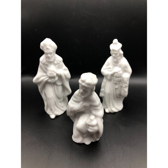 VINTAGE Colonial Candle of Cape Cod Nativity Scene White Porcelain 8 Piece - Picture 4 of 5
